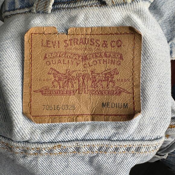 Levi’s 70516-0325 Vintage Denim Trucker Jacket Women's Medium Distressed Repair - Picture 14 of 14